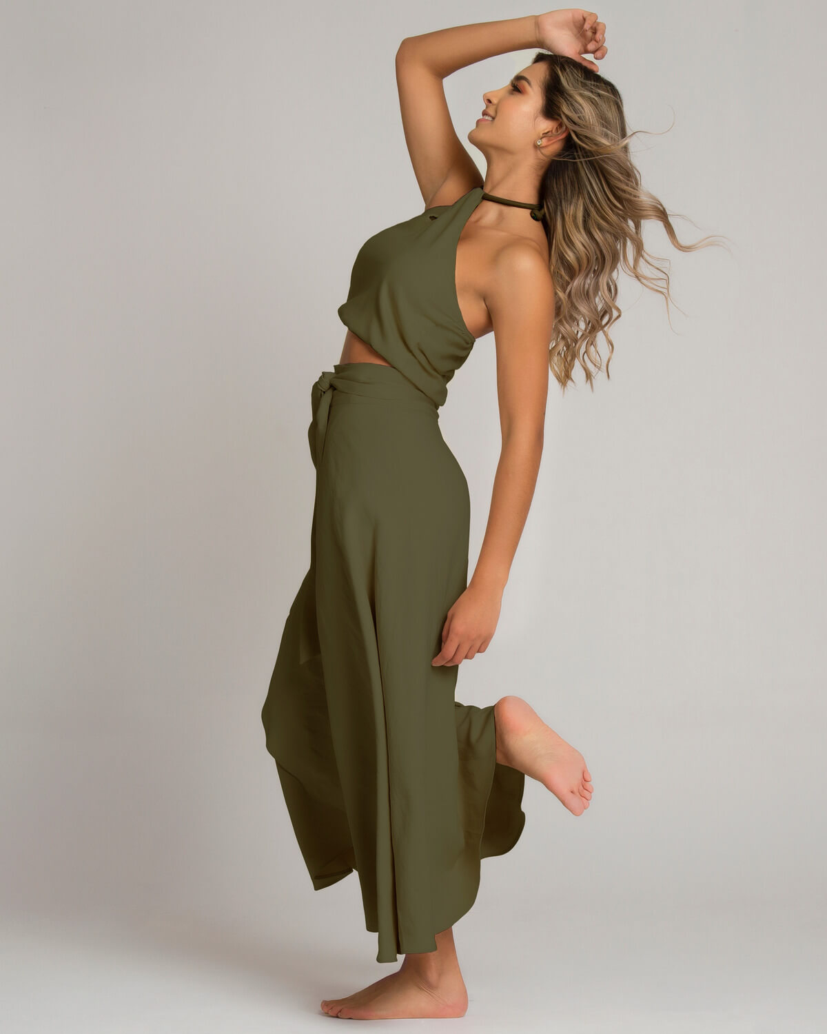 Falda envolvente en rayon verde militar completa